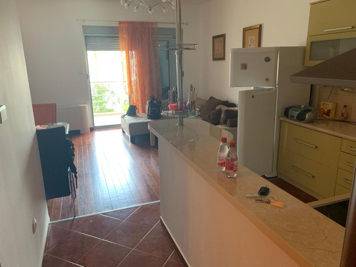 Apartment With Swimmingpool, Seaview And Large Terrace, 1St Floor, Min 2 Persons 도브로타 외부 사진